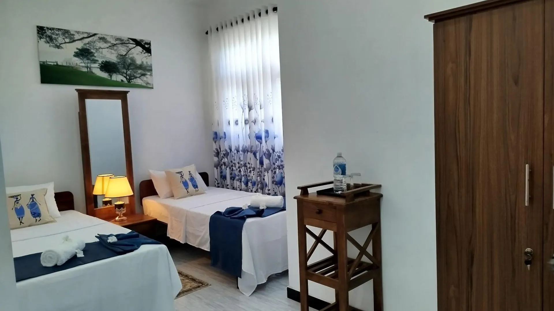 Cosy White Palace Negombo
