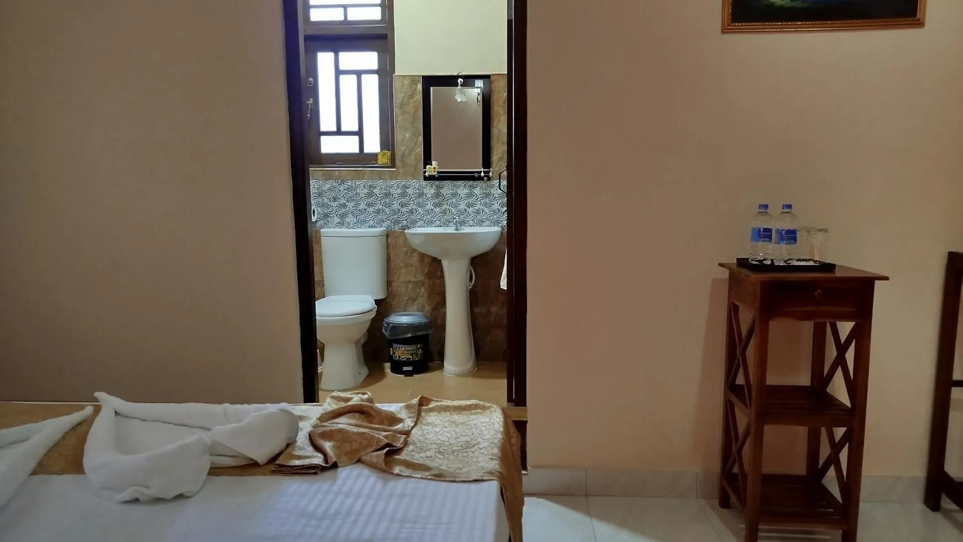 Cosy White Palace Negombo Gasthof