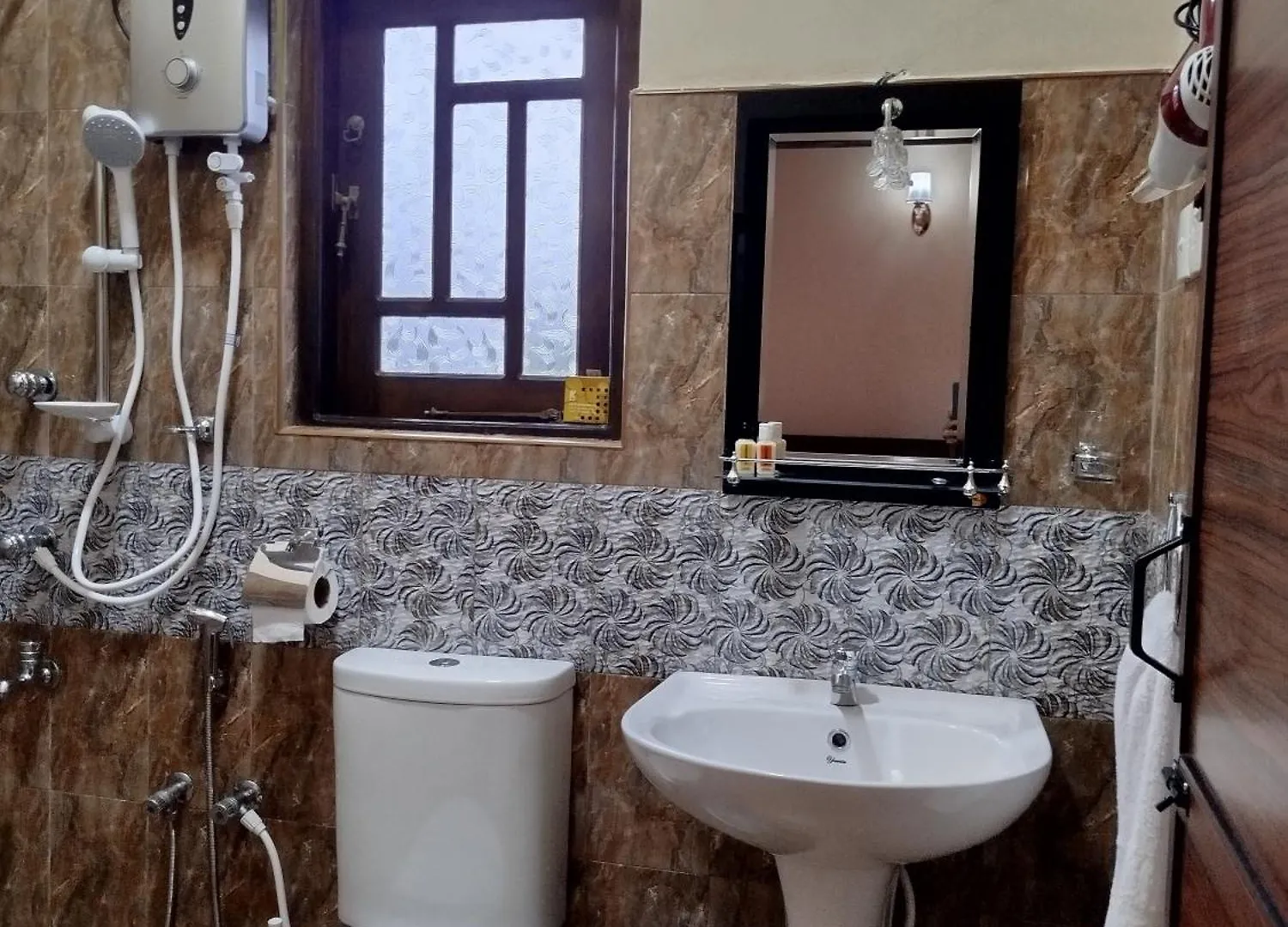 Cosy White Palace Negombo 0*,  Sri Lanka